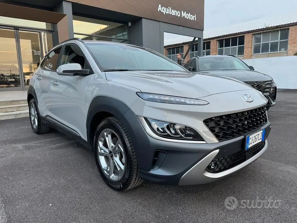 Gebraucht Hyundai Kona 120 PS (88 kW) 2022 Grau SUV
