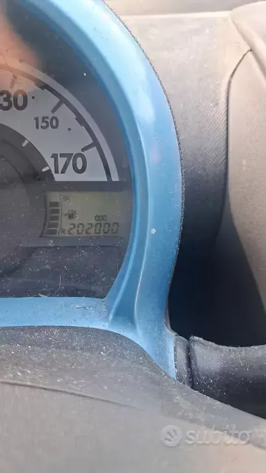 Usata Peugeot 107 68 CV (50 kW) 2008 Bluazzurro Utilitaria
