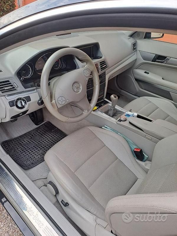 Usata Mercedes 220 170 CV (125 kW) 2010 Blu Coupé