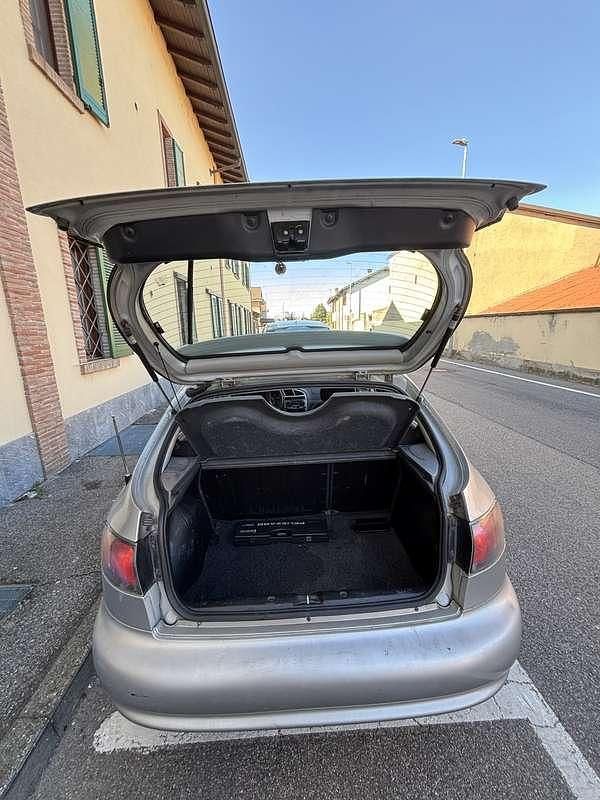 Usata Chevrolet Lanos SX 86 CV (63 kW) 2002 Grigio Berlina