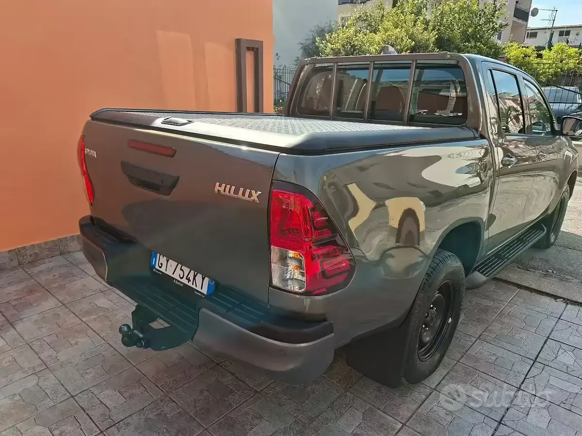 Begagnad Toyota HiLux 204 HK (150 kW) 2025 Pickup