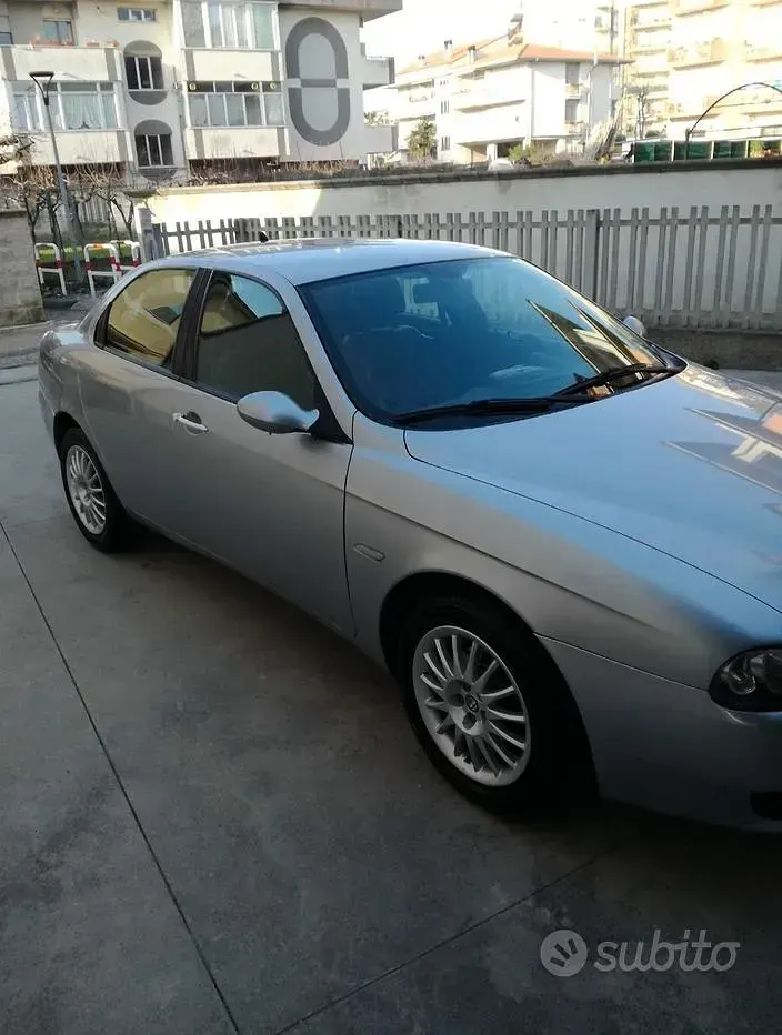 Usata Alfa Romeo 156 116 CV (85 kW) 2005 Grigio Berlina