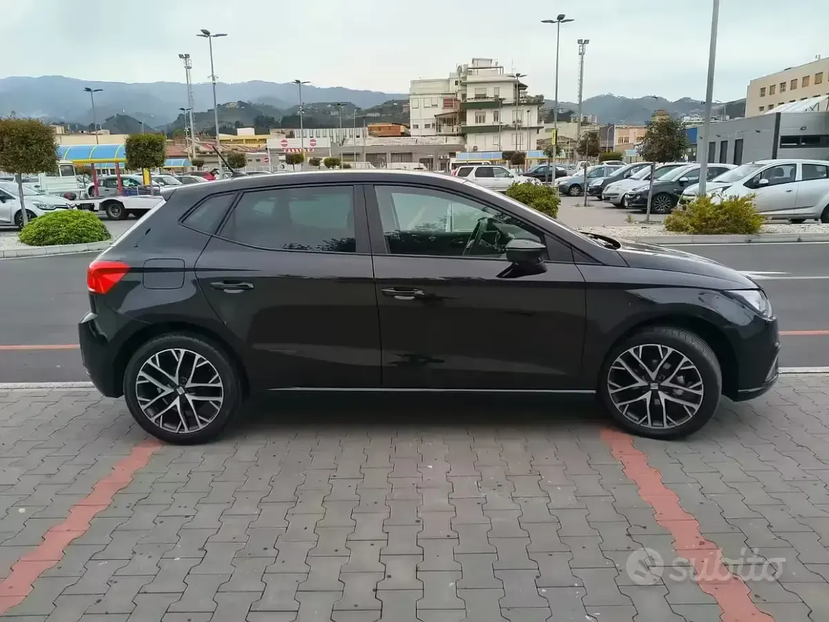 Usata Seat Ibiza Black Edition 95 CV (69 kW) 2025 Nero Utilitaria