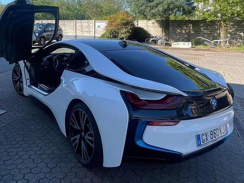 Usata BMW i8 231 CV (169 kW) 2015 Bianco Coupé