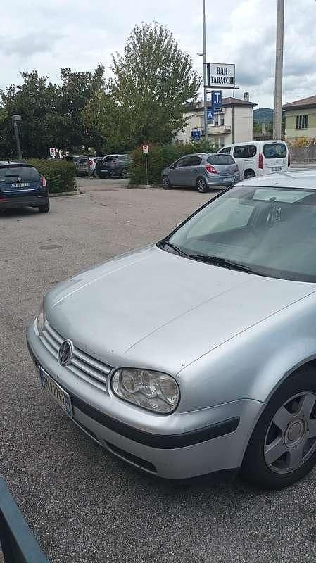 Usata VW Golf Comfortline 105 CV (77 kW) 2001 Berlina