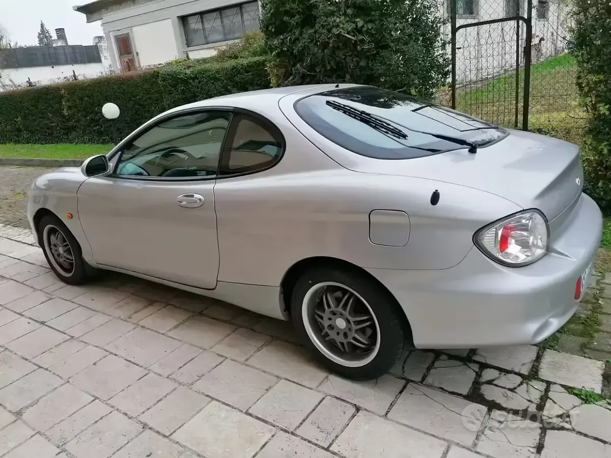 Usata Hyundai Coupé 108 CV (79 kW) 2001 Grigio Coupé