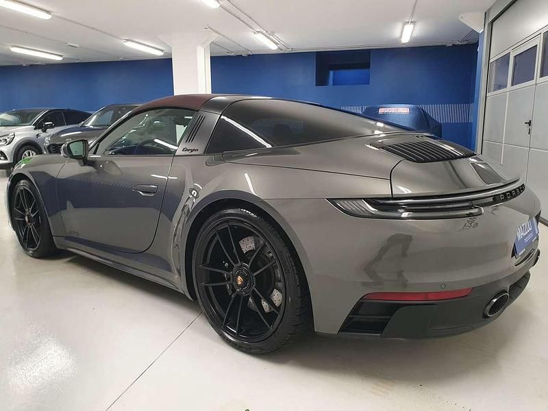 Usata Porsche 911 480 CV (353 kW) 2024 Verde Coupé