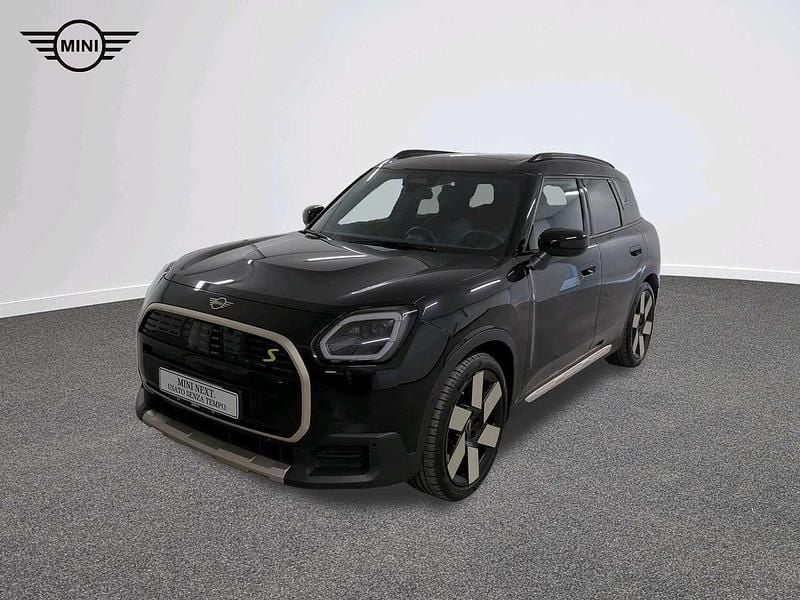 Nero Usata 2024 Mini Countryman Favoured SUV | 34.019 € (Super prezzo) - Immagine 1/4