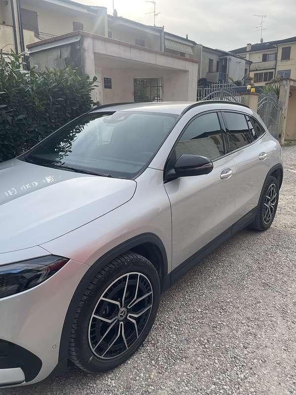 Usata Mercedes EQA250 110 kW (150 CV) 2023 SUV