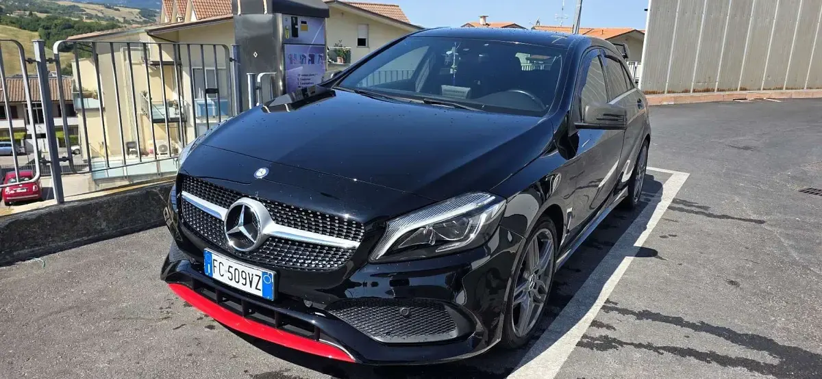 Usata Mercedes A180 Premium 109 CV (80 kW) 2016 Utilitaria