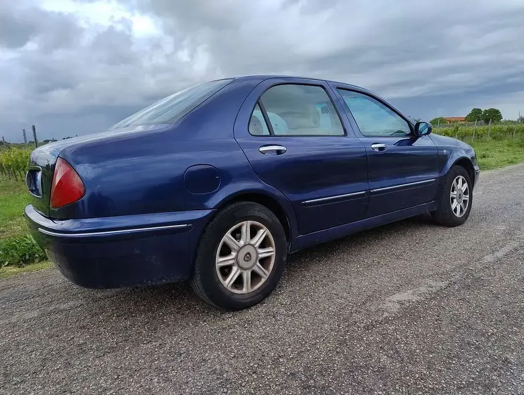 Usata Lancia Lybra 131 CV (96 kW) 2000 Berlina
