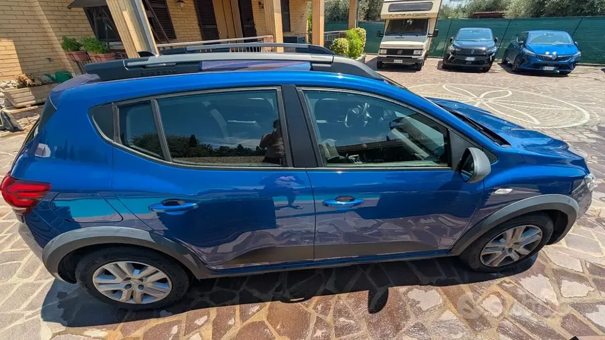 Usata Dacia Sandero Comfort 101 CV (74 kW) 2023 Bluazzurro Berlina