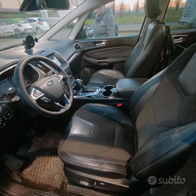 Usata Ford S-MAX Vignale 180 CV (132 kW) 2017 Grigio Monovolume