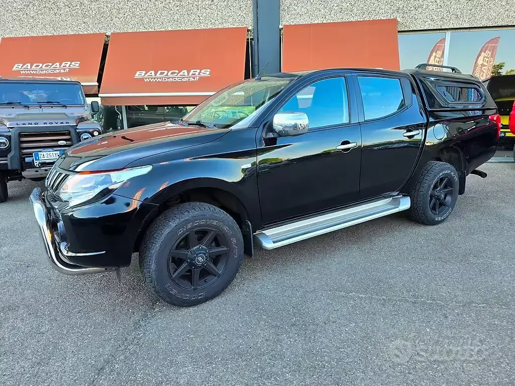 Usata Mitsubishi L200 Invite 154 CV (113 kW) 2017 Nero Pick-up