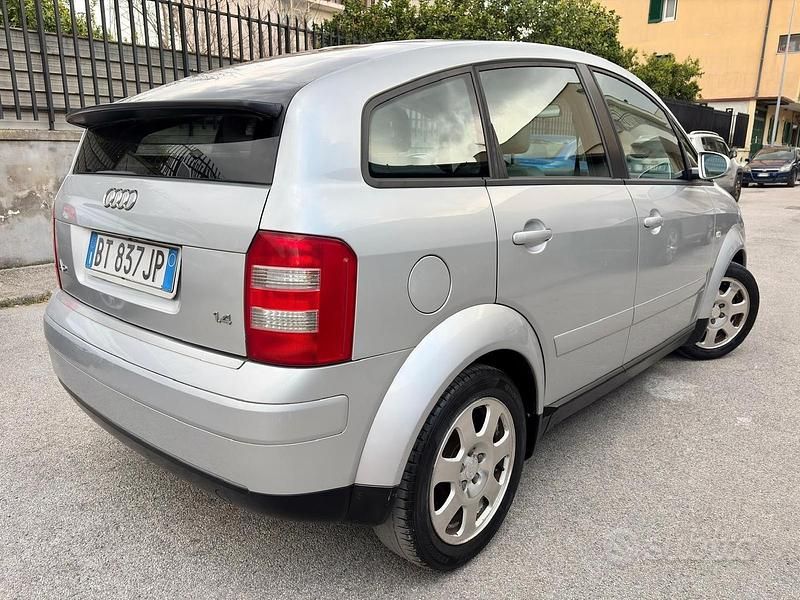 Usata Audi A2 75 CV (55 kW) 2002 Grigio Utilitaria
