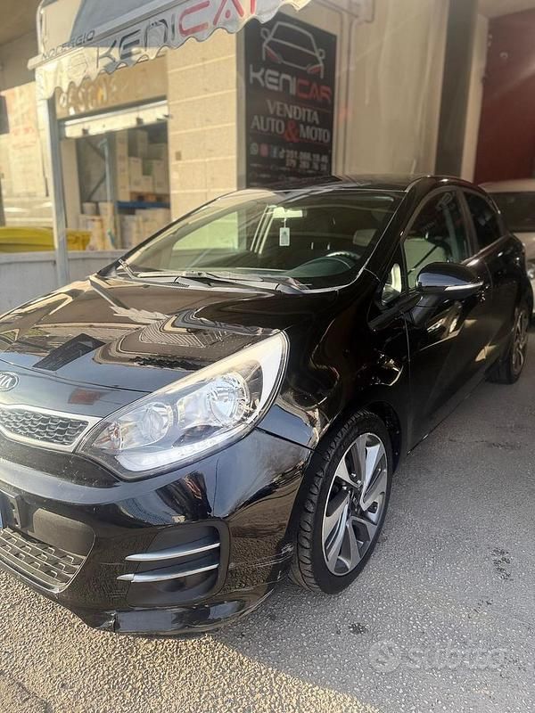 Usado Kia Rio 84 CV (61 kW) 2017 Negro Berlina