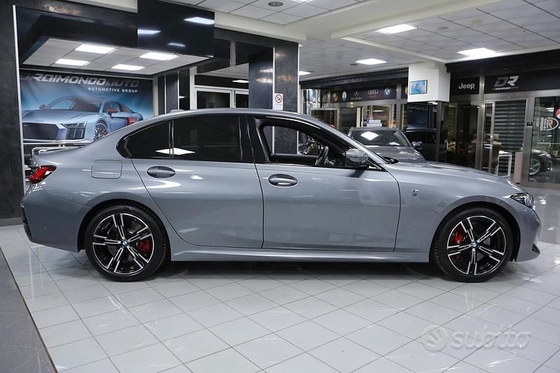 Usata BMW 320e M Sport 190 CV (139 kW) 2025 Skyscraper grey met. Berlina