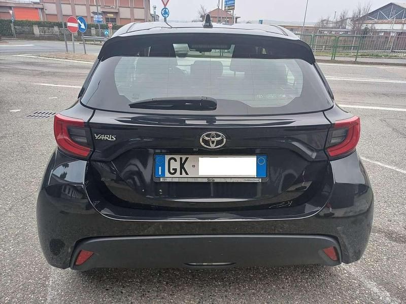 Usata Toyota Yaris Trend 72 CV (52 kW) 2022 Nero Utilitaria