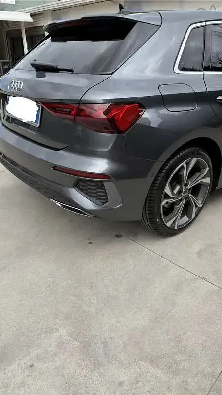 Usata Audi A3 S-Line 116 CV (85 kW) 2023 Grigio Berlina