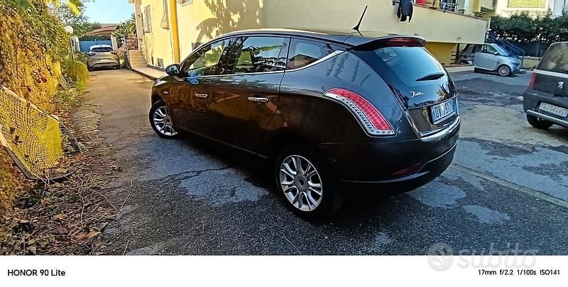 Usata Lancia Delta 120 CV (88 kW) 2008 Grigio Utilitaria