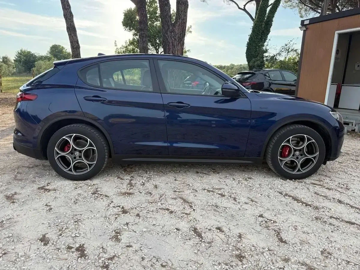 Usata Alfa Romeo Stelvio Sprint 190 CV (139 kW) 2020 Blu/azzurro SUV