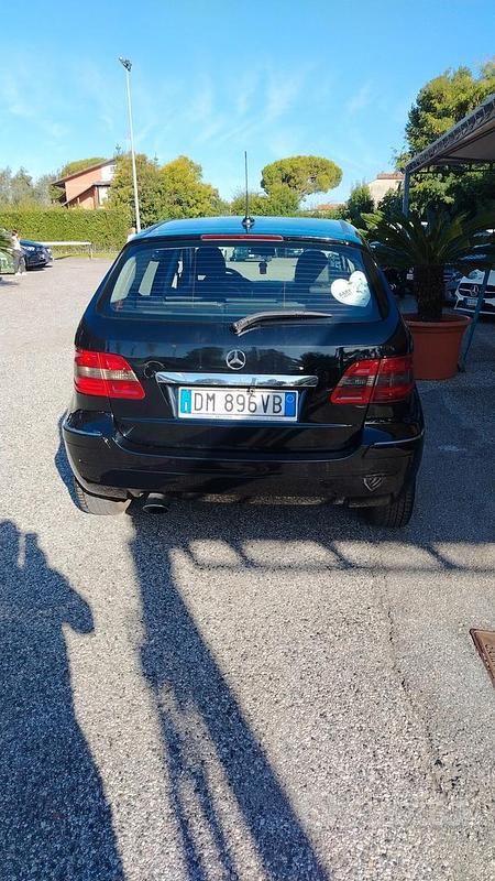 Usata Mercedes B200 140 CV (102 kW) 2008 Nero Monovolume