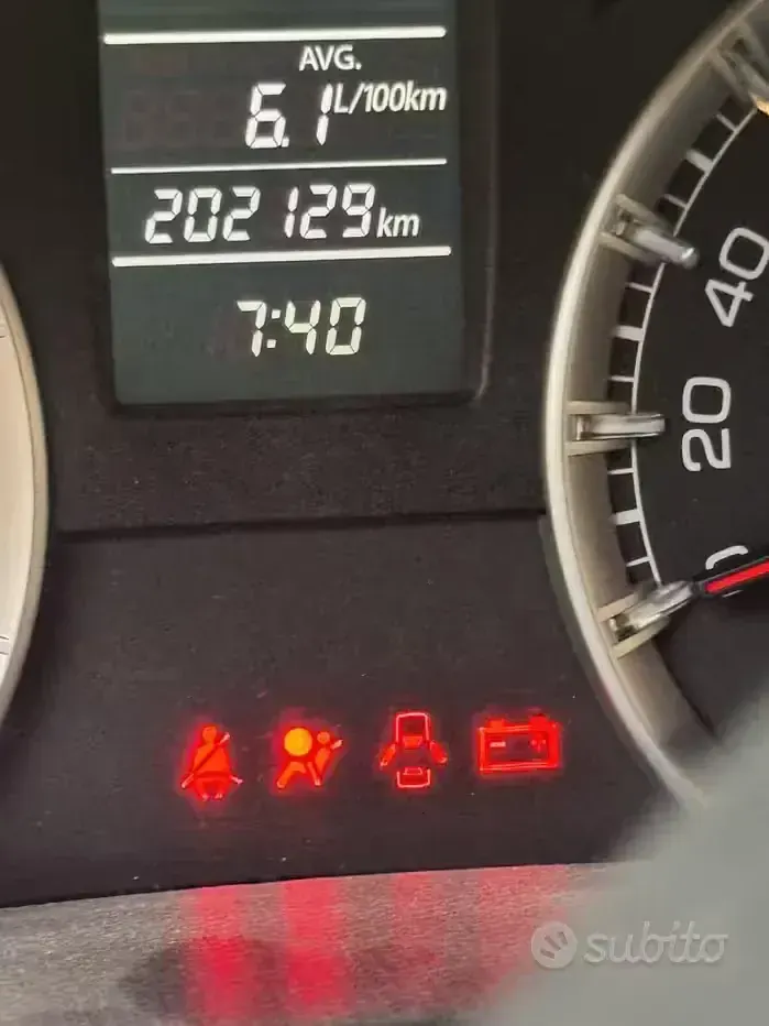 Usata Suzuki Swift 75 CV (55 kW) 2012 Bianco Utilitaria