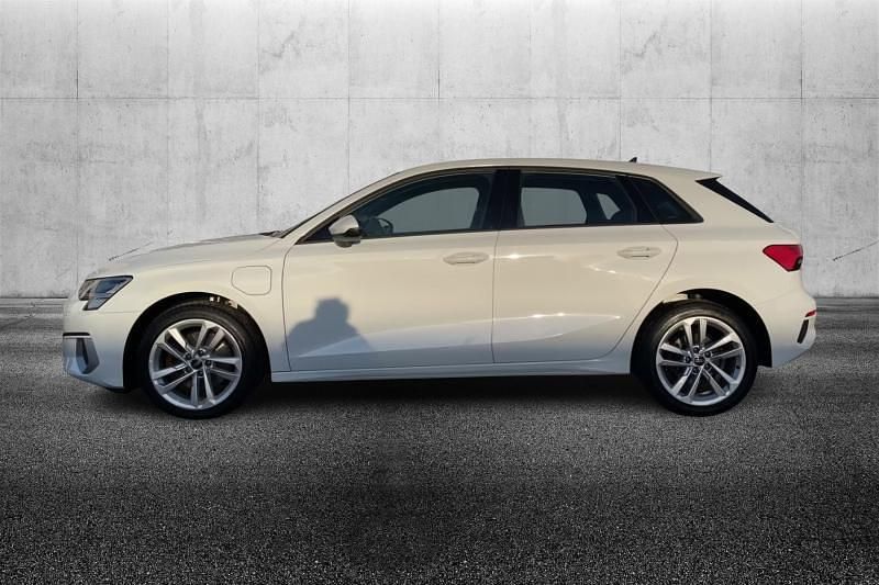Usata Audi A3 e-tron Advanced 204 CV (150 kW) 2022 Bianco metallizzato Utilitaria