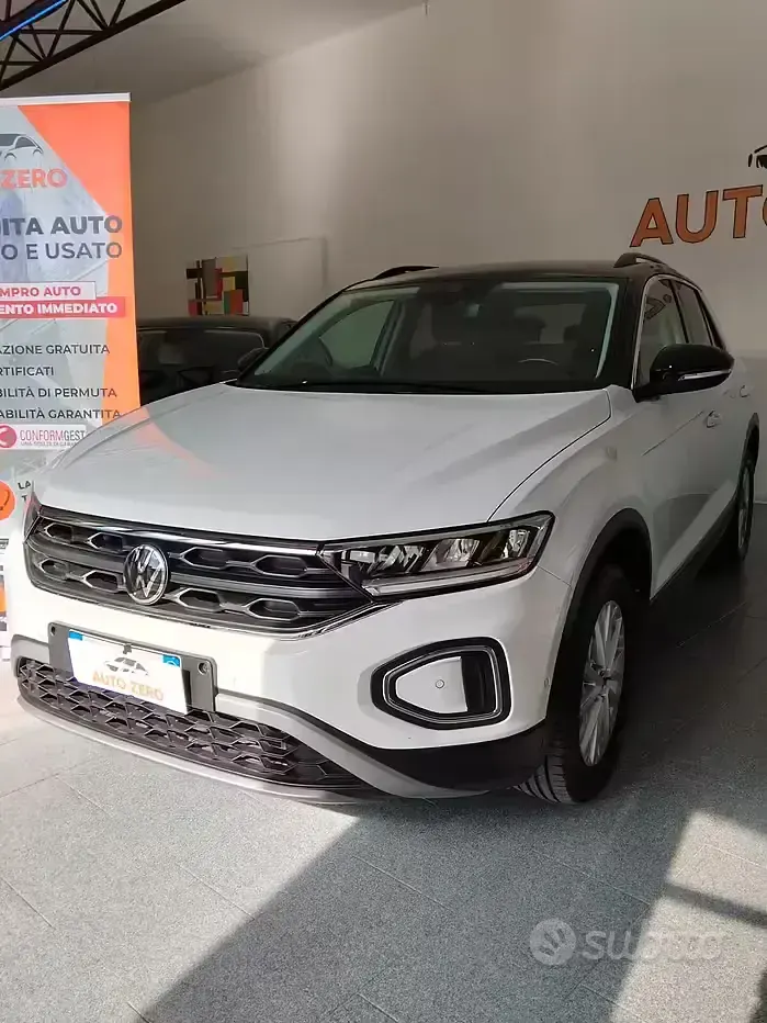 Usata VW T-Roc R-line 116 CV (85 kW) 2023 Bianco SUV