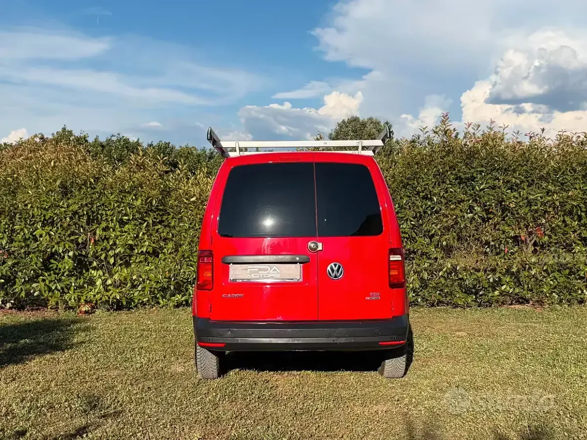 Usata VW Caddy 122 CV (89 kW) 2016 Rosso Monovolume