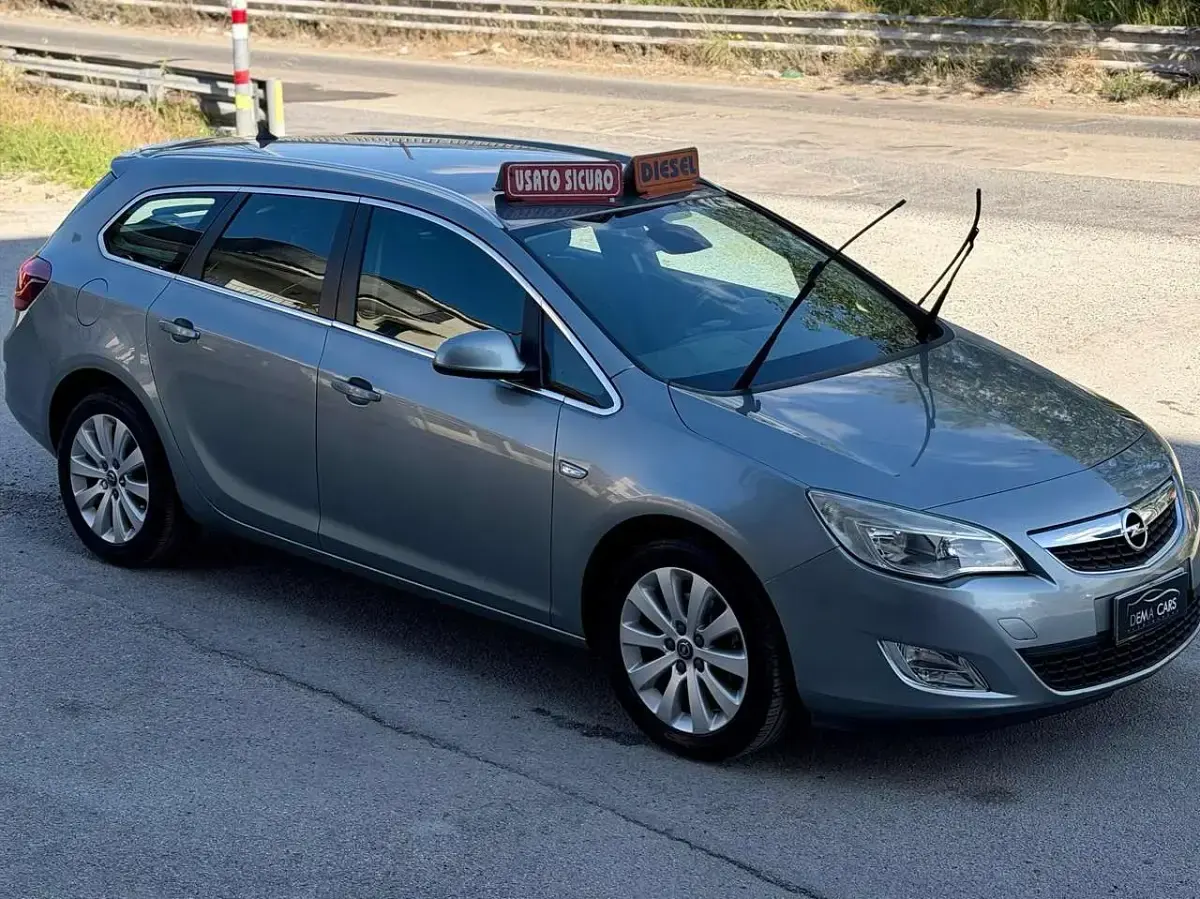 Usata Opel Astra 125 CV (91 kW) 2012 Grigio Station wagon
