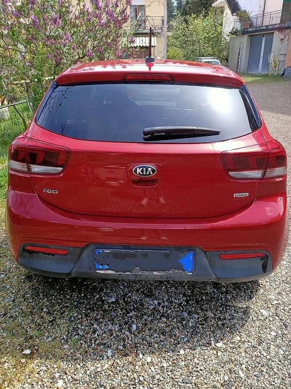 Usata Kia Rio 90 CV (66 kW) 2017 Rosso Berlina