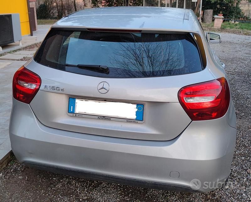 Usata Mercedes A160 102 CV (75 kW) 2018 Grigio Berlina
