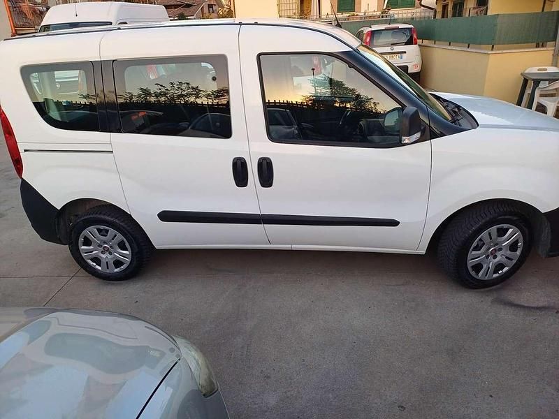 Usata Fiat Doblò Easy 95 CV (69 kW) 2018 Bianco Monovolume