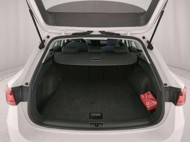 Usata Seat Leon Business 150 CV (110 kW) 2024 Bianco Station wagon
