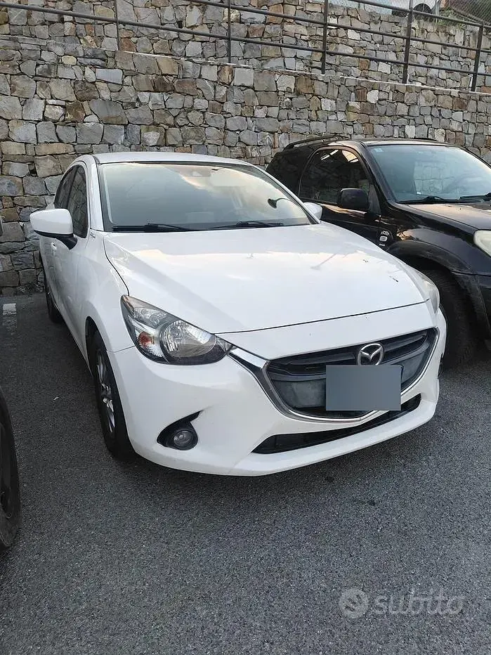 Usata Mazda 2 75 CV (55 kW) 2015 Berlina