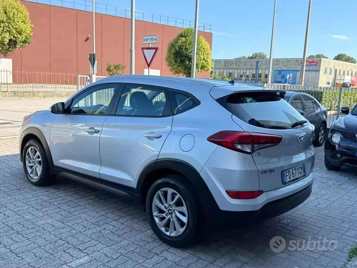 Usata Hyundai Tucson Xpossible 116 CV (85 kW) 2016 Grigio SUV
