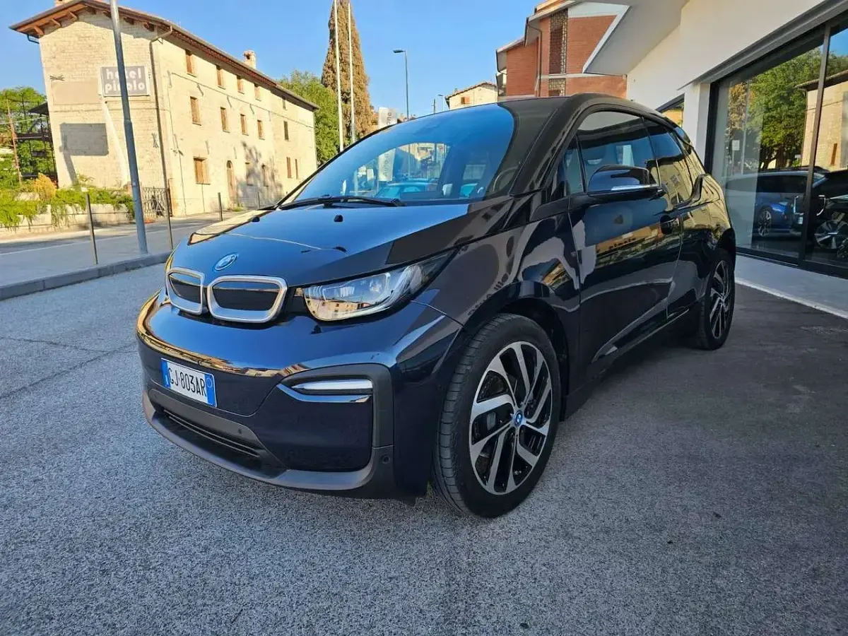 Usata BMW i3 75 kW (102 CV) 2022 Blu metallizzato Utilitaria