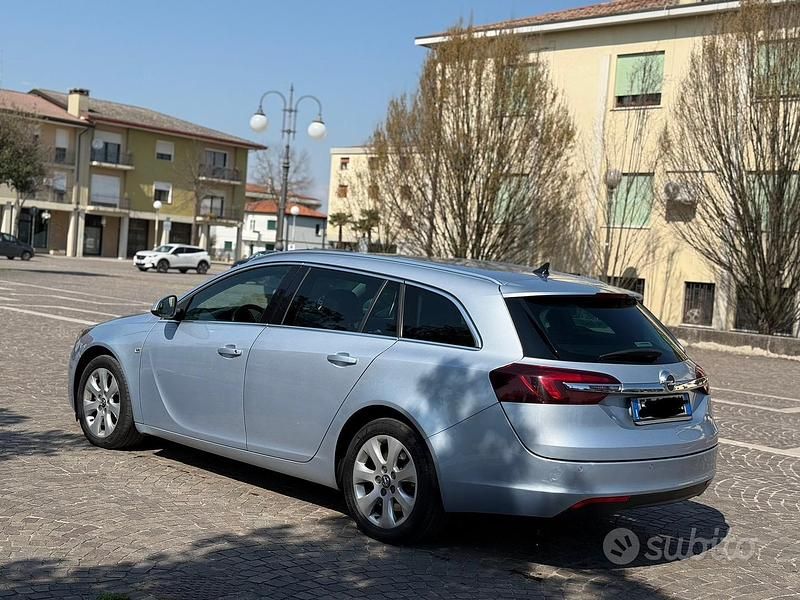 Usata Opel Insignia Cosmo 174 CV (127 kW) 2013 Grigio Station wagon