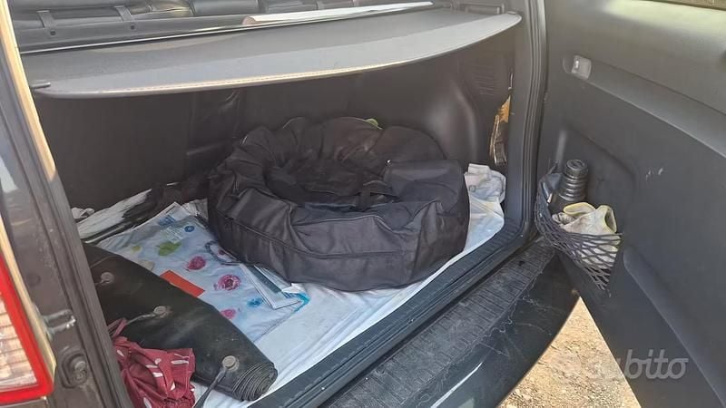 Usata Toyota RAV4 2011 Blu SUV