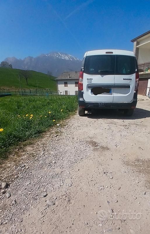 Usata Dacia Dokker 75 CV (55 kW) 2017 Monovolume