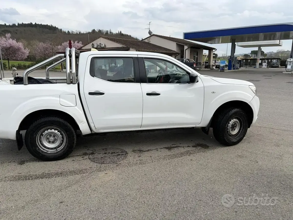 Usata Nissan Navara 163 CV (119 kW) 2017 Bianco Pick-up