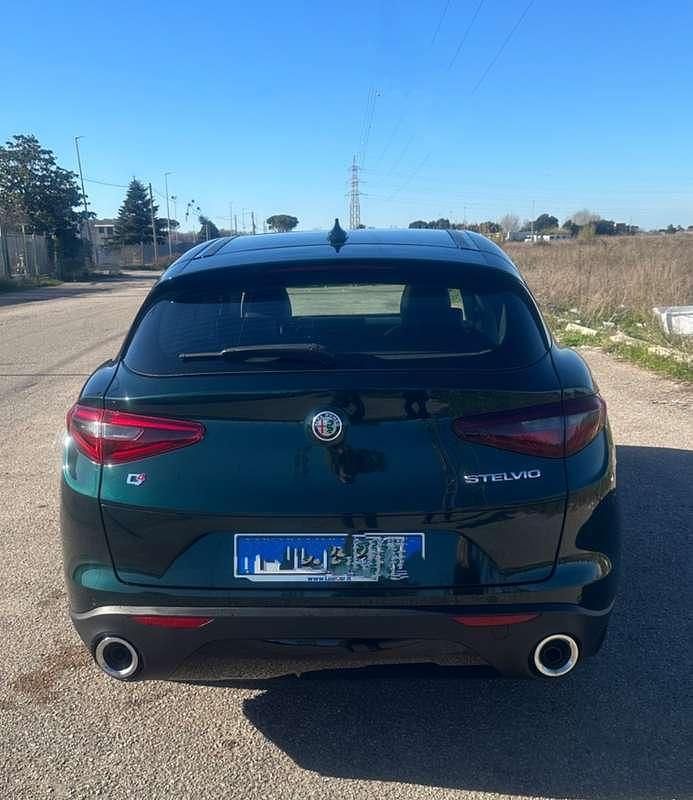 Usata Alfa Romeo Stelvio Executive 209 CV (153 kW) 2019 Verde SUV