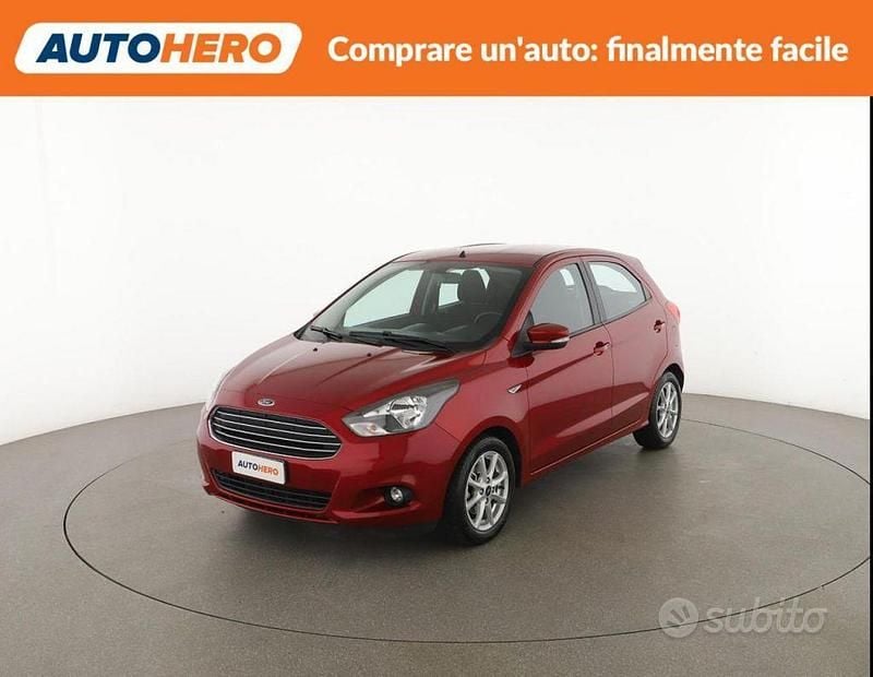 Begagnad Ford Ka Plus Ultimate 85 HK (62 kW) 2017 Röd Halvkombi