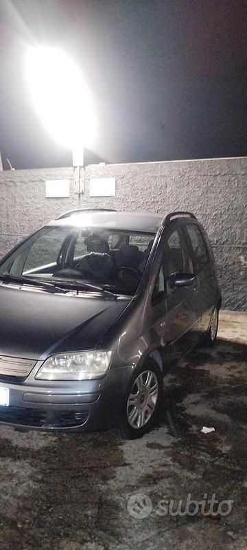 Usata Fiat Idea 77 CV (56 kW) 2006 Grigio Monovolume
