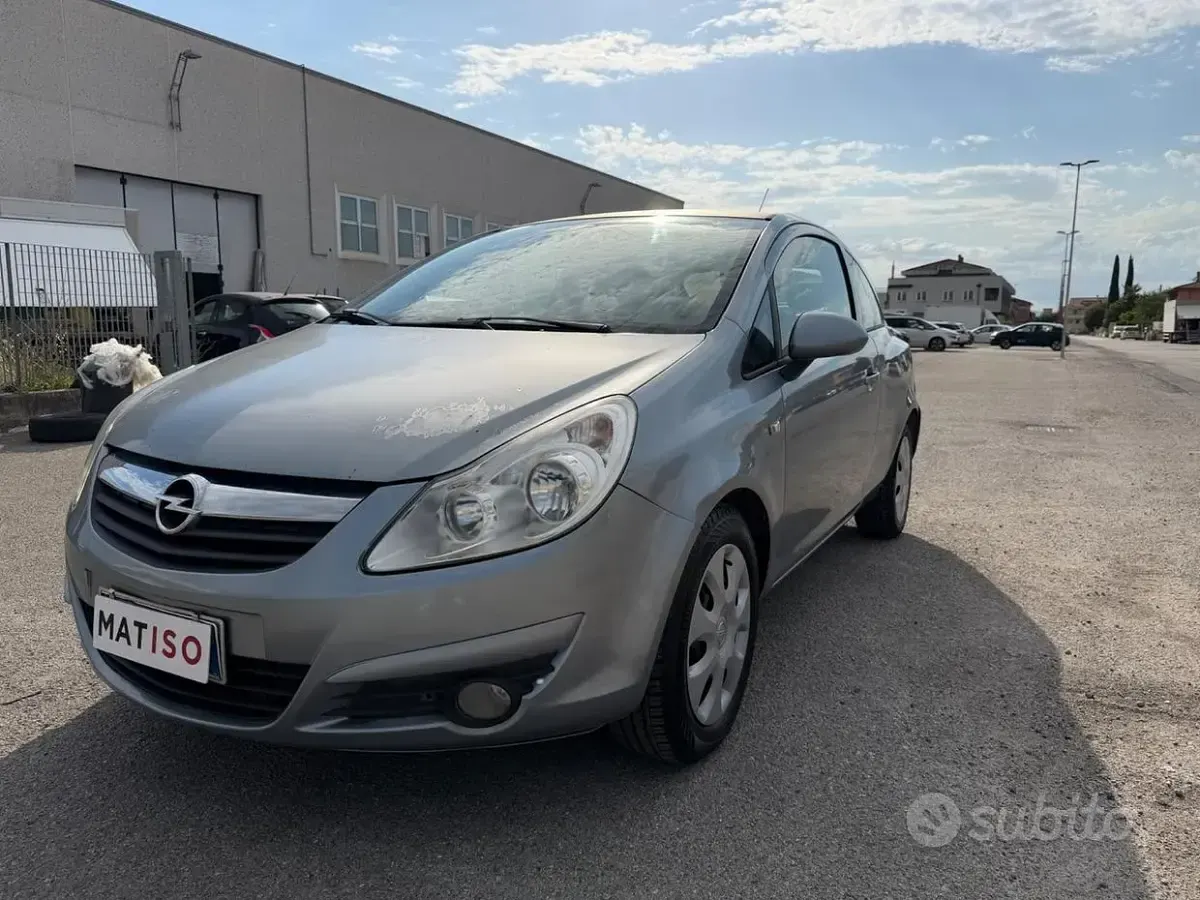 Usata Opel Corsa 80 CV (58 kW) 2008 Bluazzurro Utilitaria