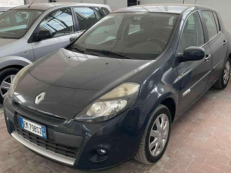 Usata Renault Clio III Dynamique 75 CV (55 kW) 2012 Blu/azzurro Berlina