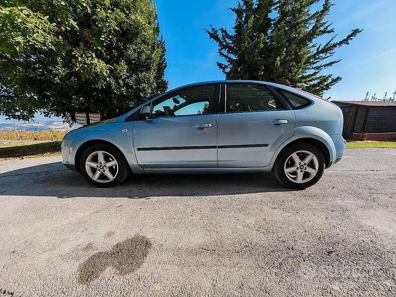 Blu Usata 2007 Ford Focus Tre volumi | 1000 € (Ottimo prezzo) - Immagine 1/4