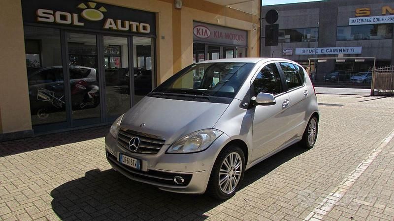 Argento Usata 2008 Mercedes A150 Avantgarde Due volumi | 4500 € (Cara) - Immagine 1/4