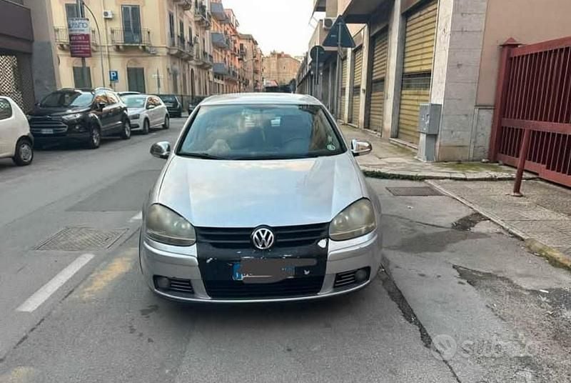 Usata VW Golf IV 105 CV (77 kW) 2004 Grigio Berlina